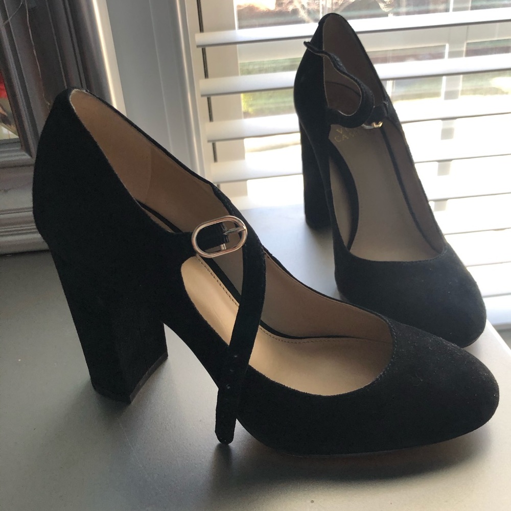 👠👠 VINCE CAMUTO Black Suede Heels 👠👠